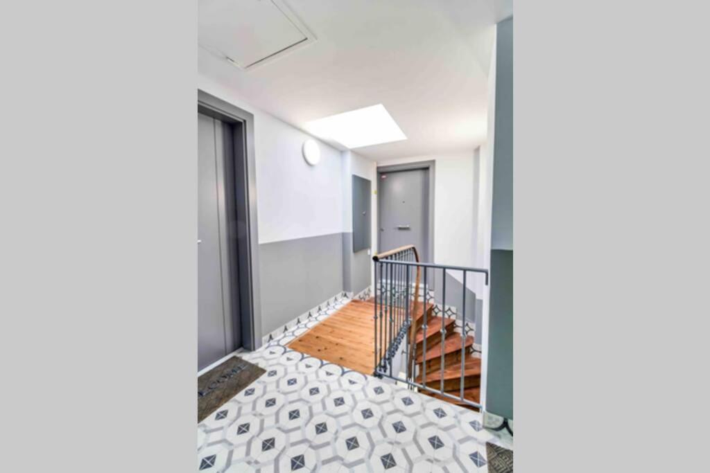 New Design Studio Walking To The Beach And Shops Apartment Villefranche-sur-Mer Bagian luar foto